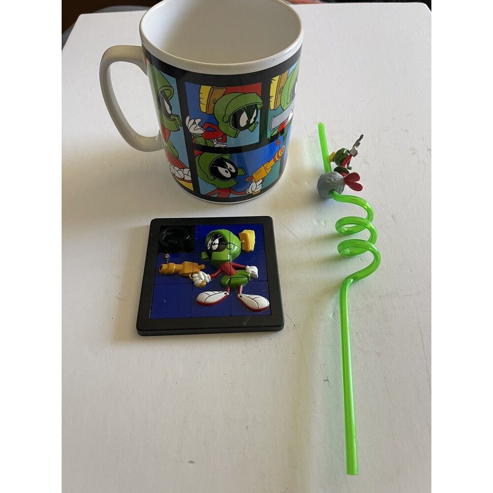 Lot Of 3 Marvin the Martian Large Mug 1995 Sakura + 1997 3D Slide Puzzle + Straw